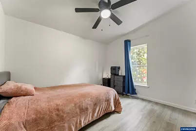 12323 SE Holgate Bl #2, Portland, OR 97236 - Photo 17