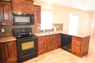 1999 Jansen Way, Woodburn, OR 97071 - Photo 5