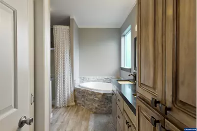 4334 Log Dr NE, Salem, OR 97305 - Photo 23