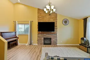 4334 Log Dr NE, Salem, OR 97305 - Photo 7