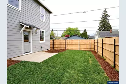 818 Pine St, Silverton, OR 97381 - Photo 33
