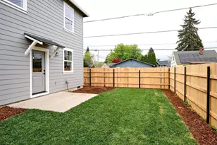 818 Pine St, Silverton, OR 97381 - Photo 33