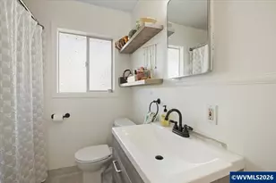 210 SE Clay St, Dallas, OR 97338 - Photo 19