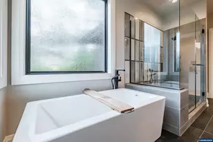 212 Kurth Meadows Av SE, Salem, OR 97306 - Photo 25