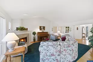 6428 Castle Lake Ct N, Keizer, OR 97303 - Photo 9