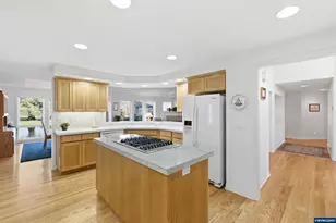 6428 Castle Lake Ct N, Keizer, OR 97303 - Photo 13