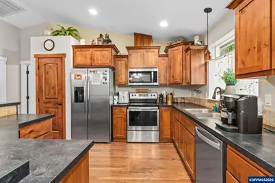 38160 Franklin Butte Bl, Scio, OR 97392 - Photo 11