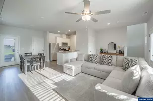 1343 Parkside Ave, Woodburn, OR 97071 - Photo 9