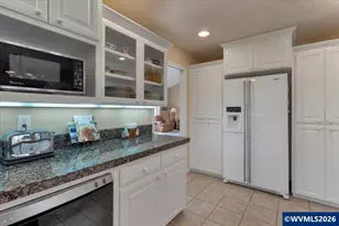 838 Hazeltine Ave SE, Salem, OR 97306 - Photo 15