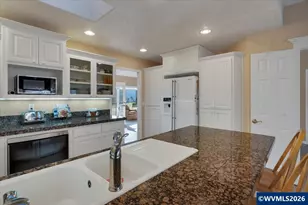 838 Hazeltine Ave SE, Salem, OR 97306 - Photo 13