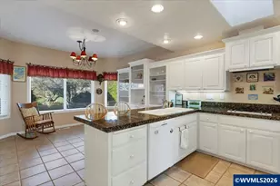 838 Hazeltine Ave SE, Salem, OR 97306 - Photo 11