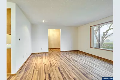 2096 Camellia Wy, Woodburn, OR 97032 - Photo 3