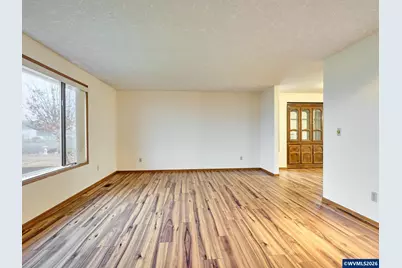 2096 Camellia Wy, Woodburn, OR 97032 - Photo 5