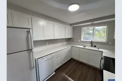 1815 S Skyline Ct, Salem, OR 97306 - Photo 7