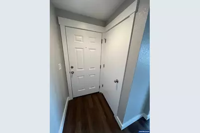 1815 S Skyline Ct, Salem, OR 97306 - Photo 3