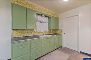 20294 Neil St, Saint Paul, OR 97137 - Photo 9