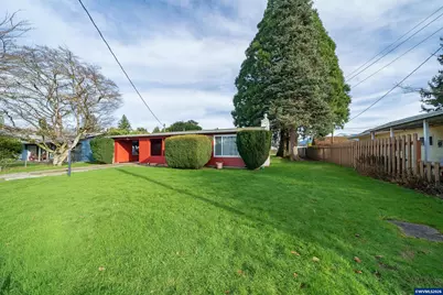 1090 SE 3rd Av, Mill City, OR 97360 - Photo 1