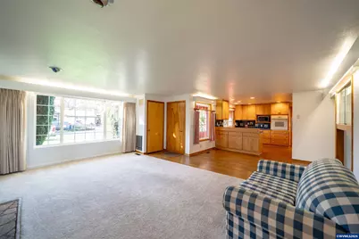 1090 SE 3rd Av, Mill City, OR 97360 - Photo 5