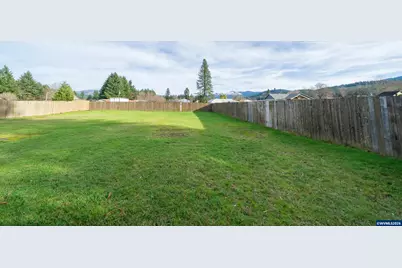 1090 SE 3rd Av, Mill City, OR 97360 - Photo 29