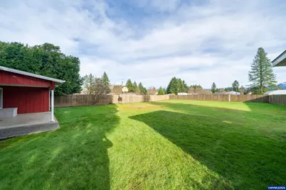 1090 SE 3rd Av, Mill City, OR 97360 - Photo 27