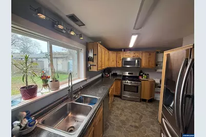 620 23rd St SE, Salem, OR 97301 - Photo 5