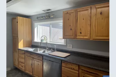 620 23rd St SE, Salem, OR 97301 - Photo 3