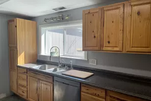 620 23rd St SE, Salem, OR 97301 - Photo 3
