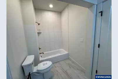 812 Hawk Dr, Silverton, OR 97381 - Photo 7