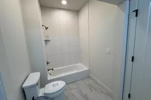 812 Hawk Dr, Silverton, OR 97381 - Photo 7