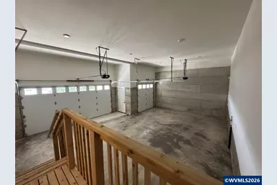 812 Hawk Dr, Silverton, OR 97381 - Photo 13