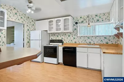 1401 S Water St, Silverton, OR 97381 - Photo 11