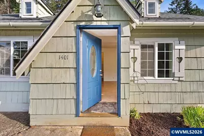 1401 S Water St, Silverton, OR 97381 - Photo 5