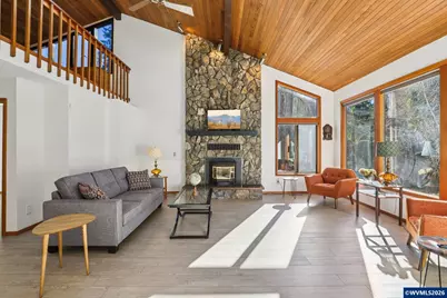 928 Barger St, Silverton, OR 97381 - Photo 5