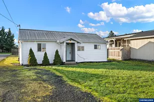 860 Burton St, Harrisburg, OR 97446 - Photo 3