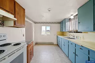 860 Burton St, Harrisburg, OR 97446 - Photo 11