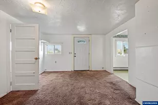 860 Burton St, Harrisburg, OR 97446 - Photo 7