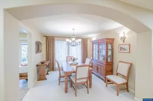 705 SE Stoneridge Ln, Dallas, OR 97338 - Photo 5