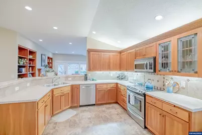 705 SE Stoneridge Ln, Dallas, OR 97338 - Photo 7