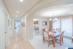 705 SE Stoneridge Ln, Dallas, OR 97338 - Photo 5