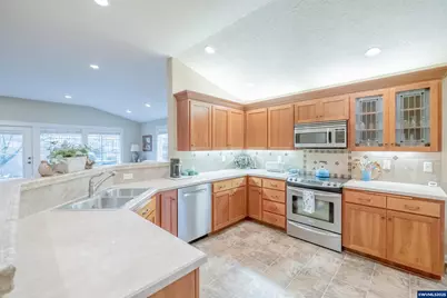 705 SE Stoneridge Ln, Dallas, OR 97338 - Photo 9
