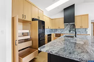 383 Ridgecrest Dr, Roseburg, OR 97471 - Photo 13