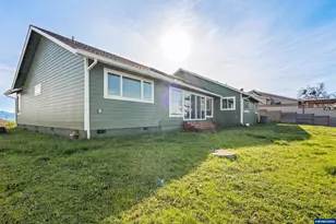 383 Ridgecrest Dr, Roseburg, OR 97471 - Photo 41