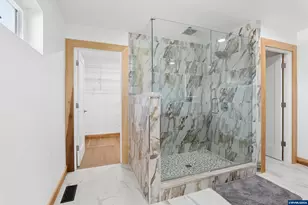 383 Ridgecrest Dr, Roseburg, OR 97471 - Photo 21