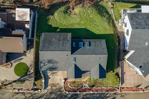 383 Ridgecrest Dr, Roseburg, OR 97471 - Photo 5