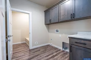 2064 NW Victory Ave, Corvallis, OR 97330 - Photo 23