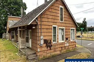 596 14th St SE, Salem, OR 97301 - Photo 1