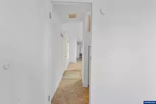 204 Cascade Dr, Lebanon, OR 97355 - Photo 17