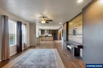 1033 Camelot Dr S, Salem, OR 97306 - Photo 33