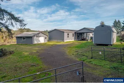 1033 Camelot Dr S, Salem, OR 97306 - Photo 43