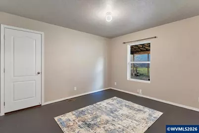 1033 Camelot Dr S, Salem, OR 97306 - Photo 35